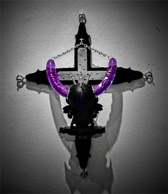 Sacred the Munny — Front on shot, while on display at the Firehouse Gallery during the Money Show. Upscaled, as all of these are, with as much correction as I could do. Cameras at the time weren't that great, but I wanted to preserve images of this. The shadows, they are amazing.